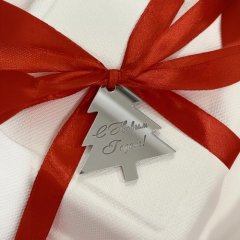 Топпер декоративный акриловый "Ёлка с надписью" Серебро 5х3 см , 70 ₽ Топпер декоративный акриловый "Ёлка с надписью" Серебро 5х3 см